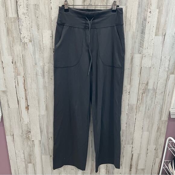 NWOT Halara Gray High Waist Rise Flare Pants Drawstring Pockets Womens Medium - Picture 1 of 8